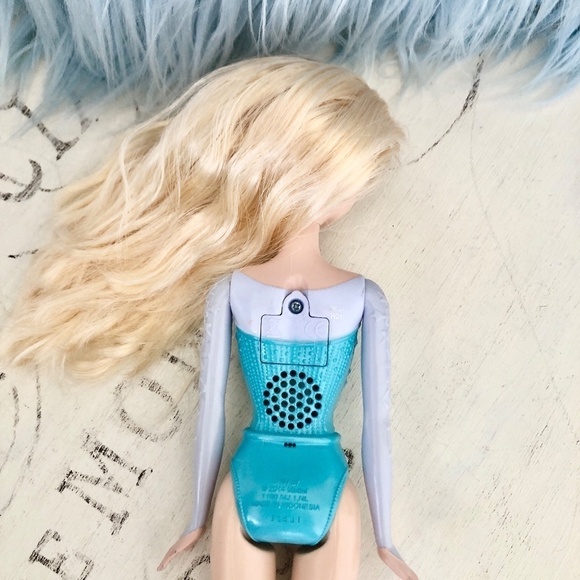 Disney, Frozen,‎ Elsa, Singing, Doll, 2014, Nice Condition - Picture 6 of 8